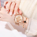 Montre connectée femme "Fall In Love Luxury" avec design moderne, Bracelet doré